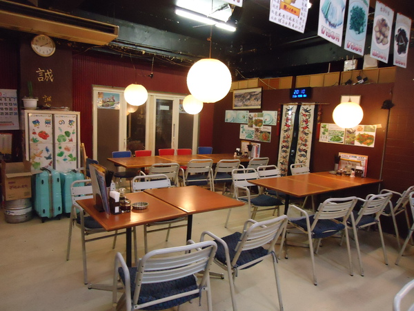 藤沢の中華料理店「太同門」のテーブル席
